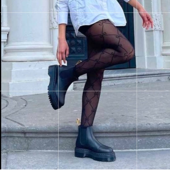 Dr. Martens VEGAN 2976 Quad Chelsea  Boots Black Unisex's Platform M-11 / W-12 - Picture 2 of 16